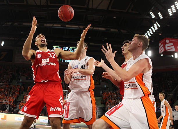 相比一些依 相比一些依